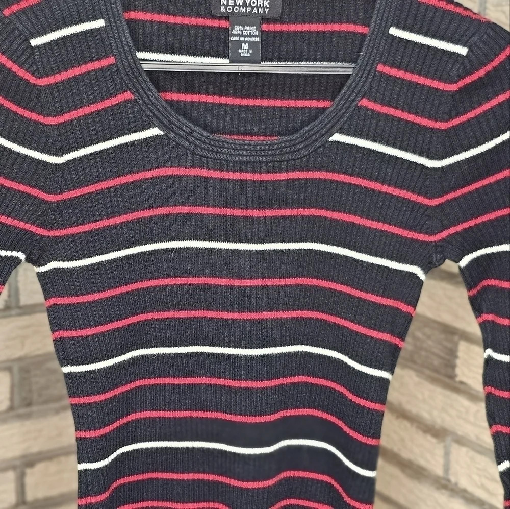 New York & Co Ribbed Sweater sz M